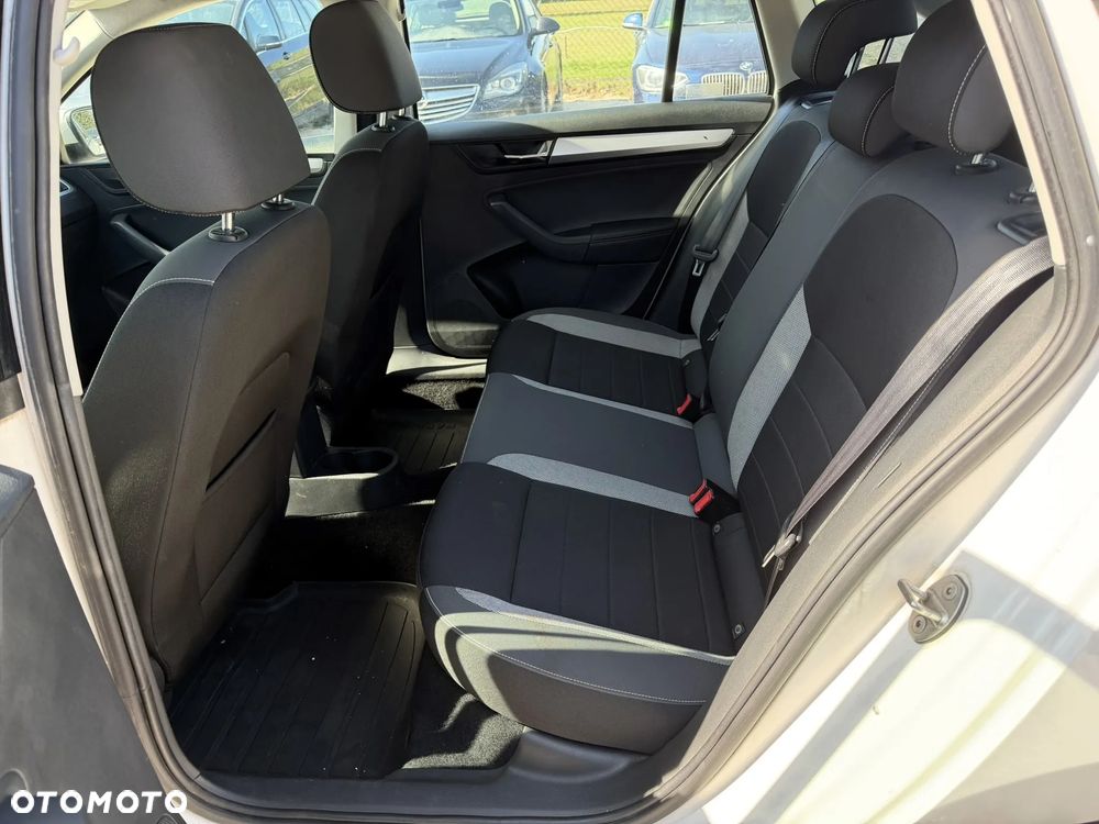 Skoda RAPID 1.4 TDI DPF Style - 12