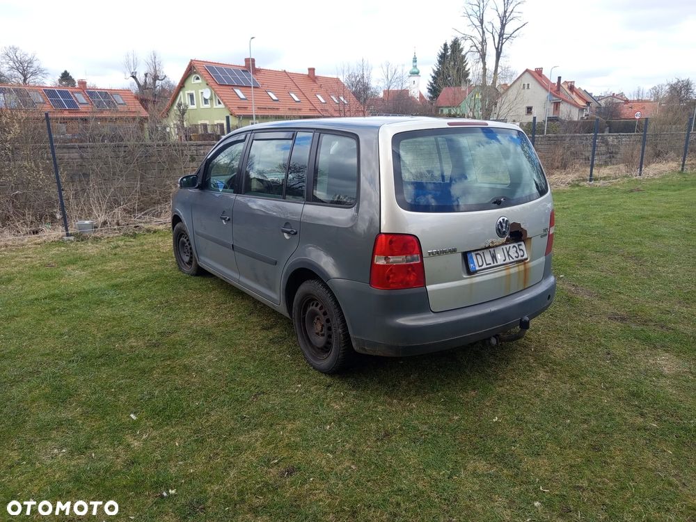 Volkswagen Touran - 6