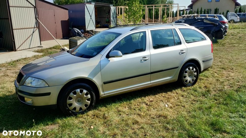 Skoda Octavia 1.6 Ambiente - 4