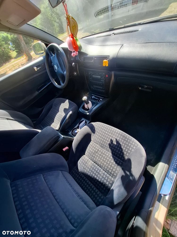 Volkswagen Passat 1.9 TDI Basis - 3
