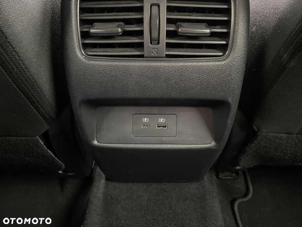 Nissan Qashqai 1.3 DIG-T N-Connecta DCT - 23