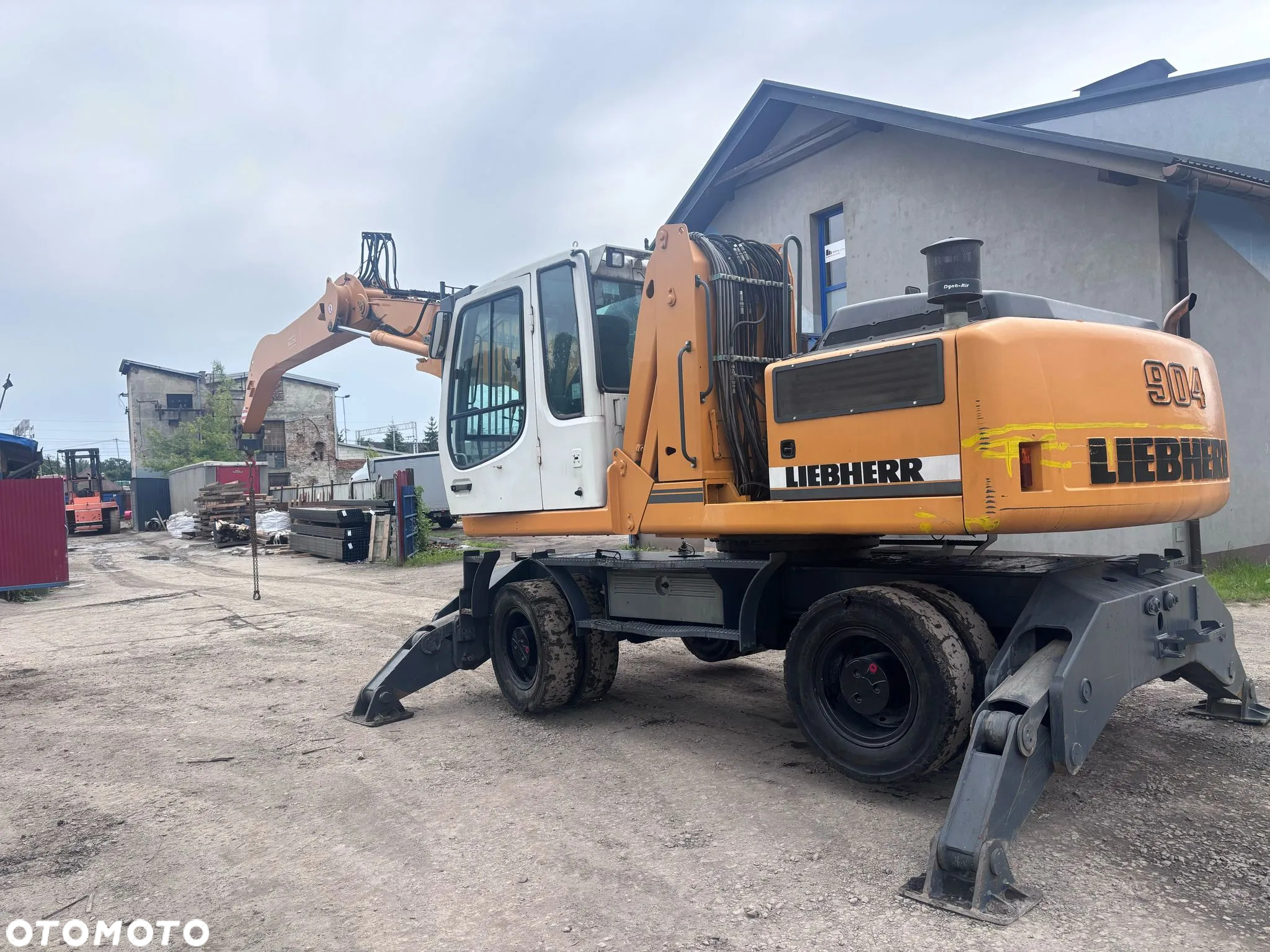Liebherr A904C - 4