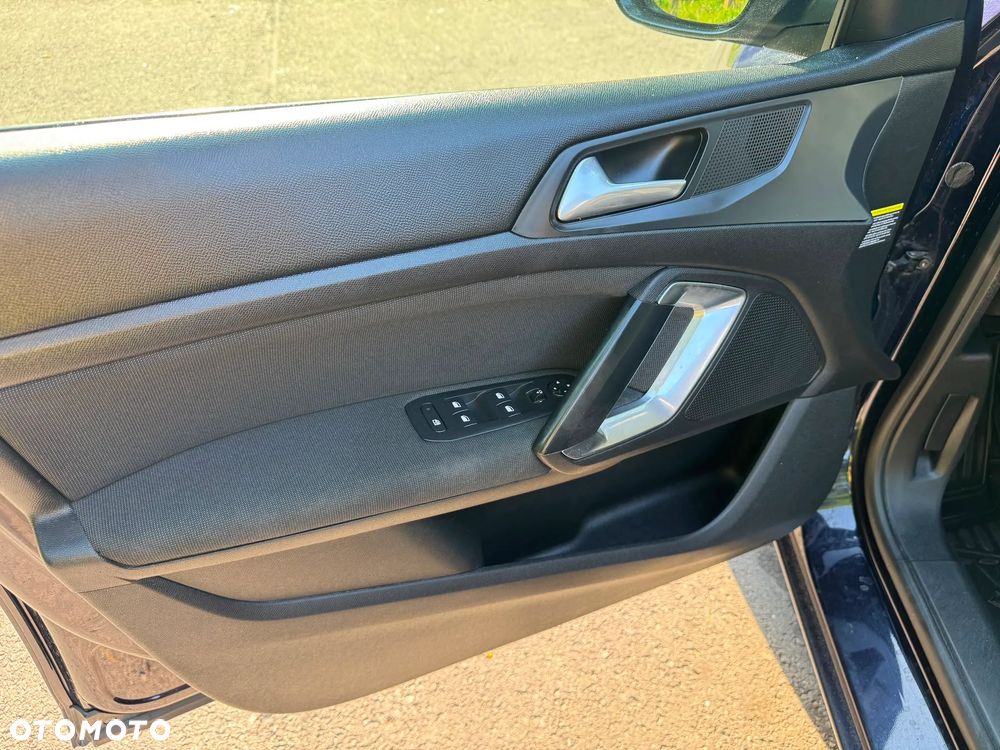 Peugeot 308 BlueHDi 130 Stop & Start Allure - 17