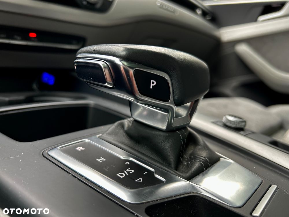 Audi A4 Avant 40 TDI quattro S tronic S line - 13