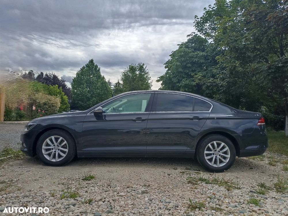 Volkswagen Passat - 4