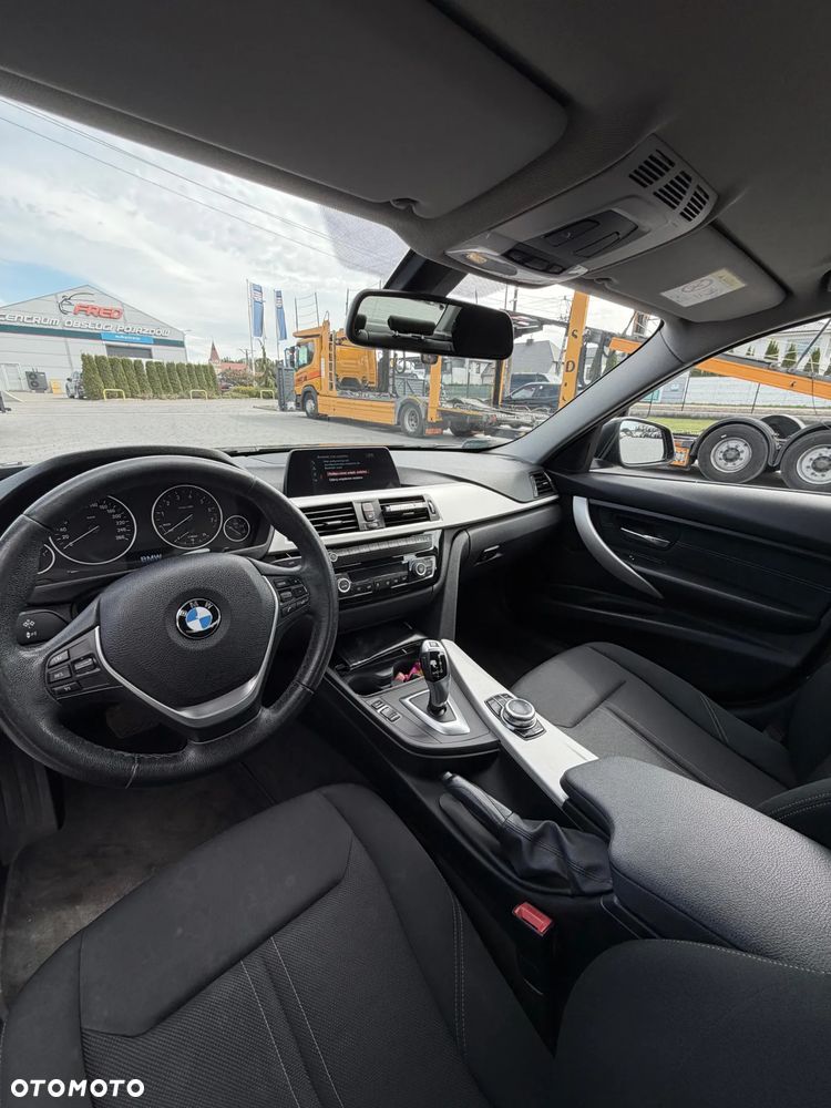 BMW Seria 3 318i GPF Luxury Line - 12