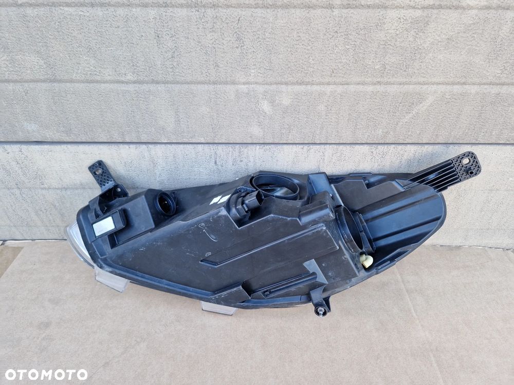 FORD FIESTA MK8 LAMPA REFLEKTOR PRAWA PRZÓD PRZEDNI H1BB13W029 - 5