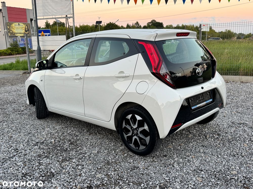 Toyota Aygo x.shift x-play connect - 5