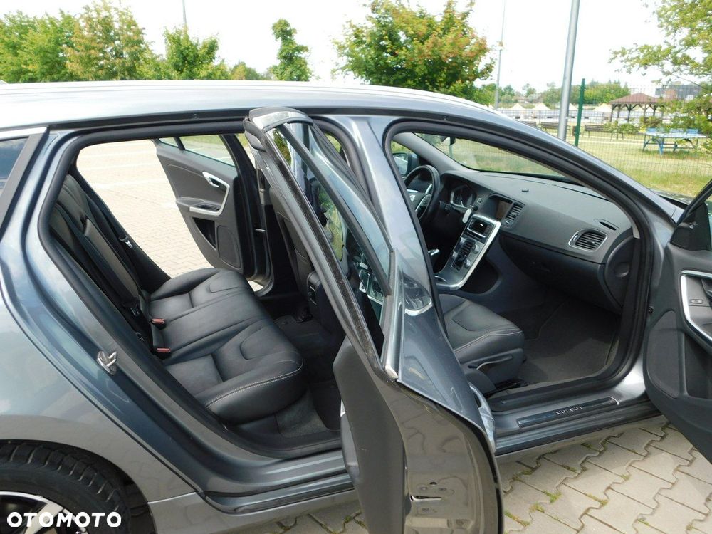 Volvo V60 D3 Drive-E Dynamic Edition (Momentum) - 10