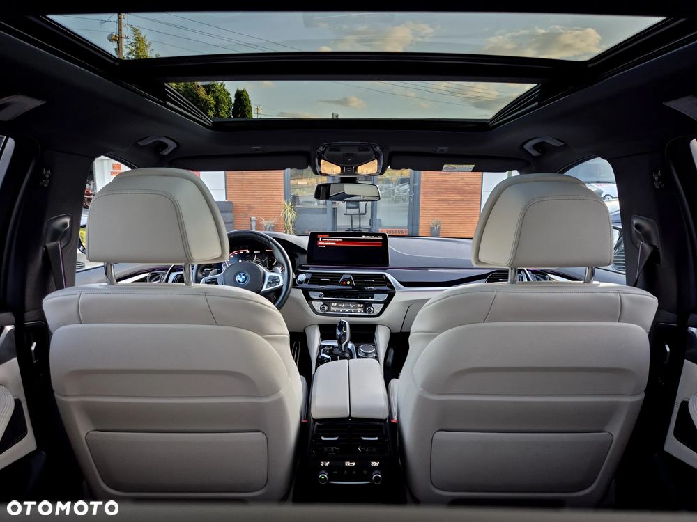 BMW Seria 5 530e xDrive M Sport sport - 26