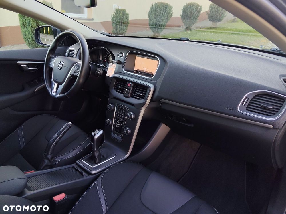 Volvo V40 T2 Momentum - 36