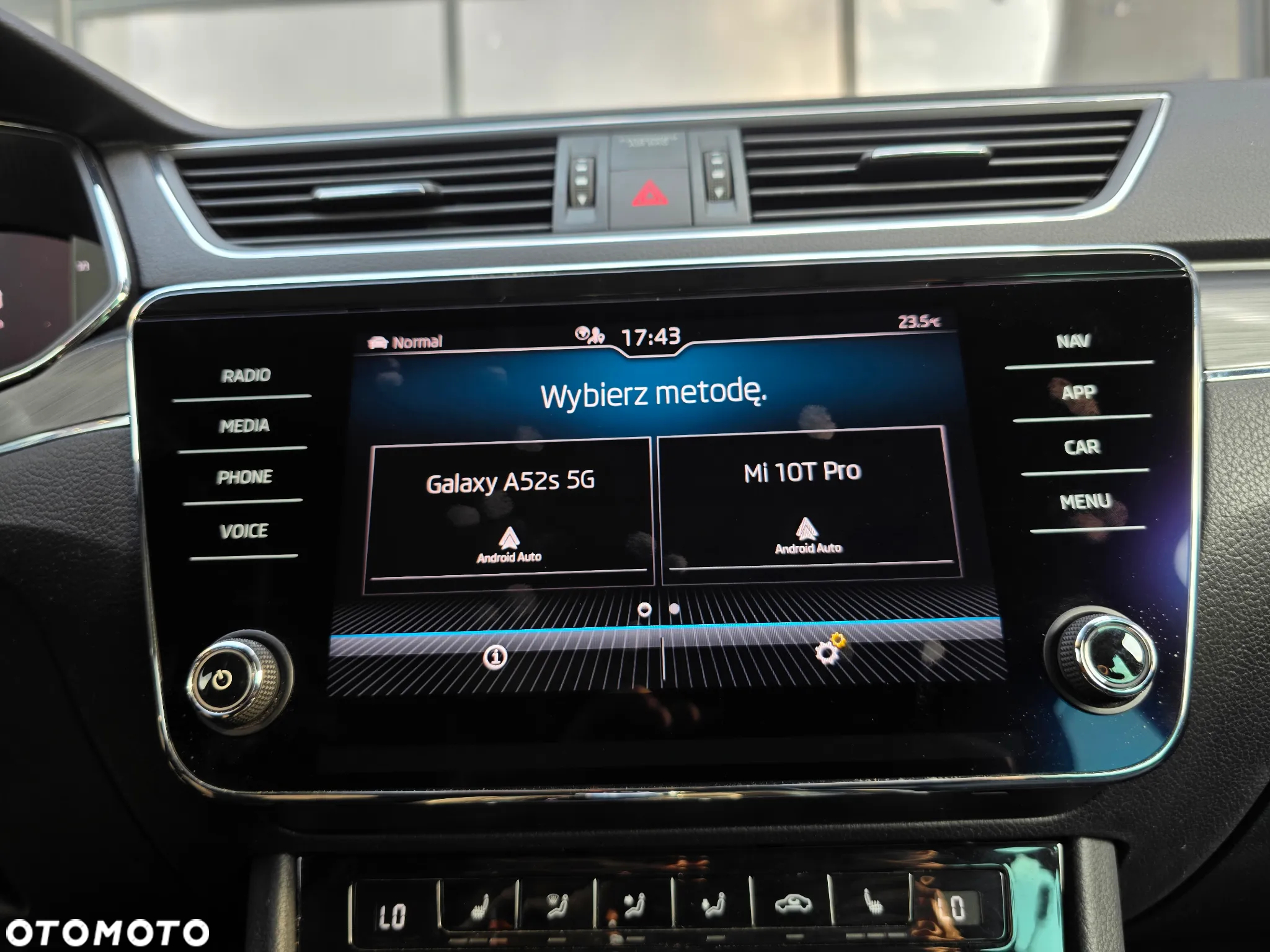 Skoda Superb 2.0 TDI SCR 4x4 Scout DSG - 24