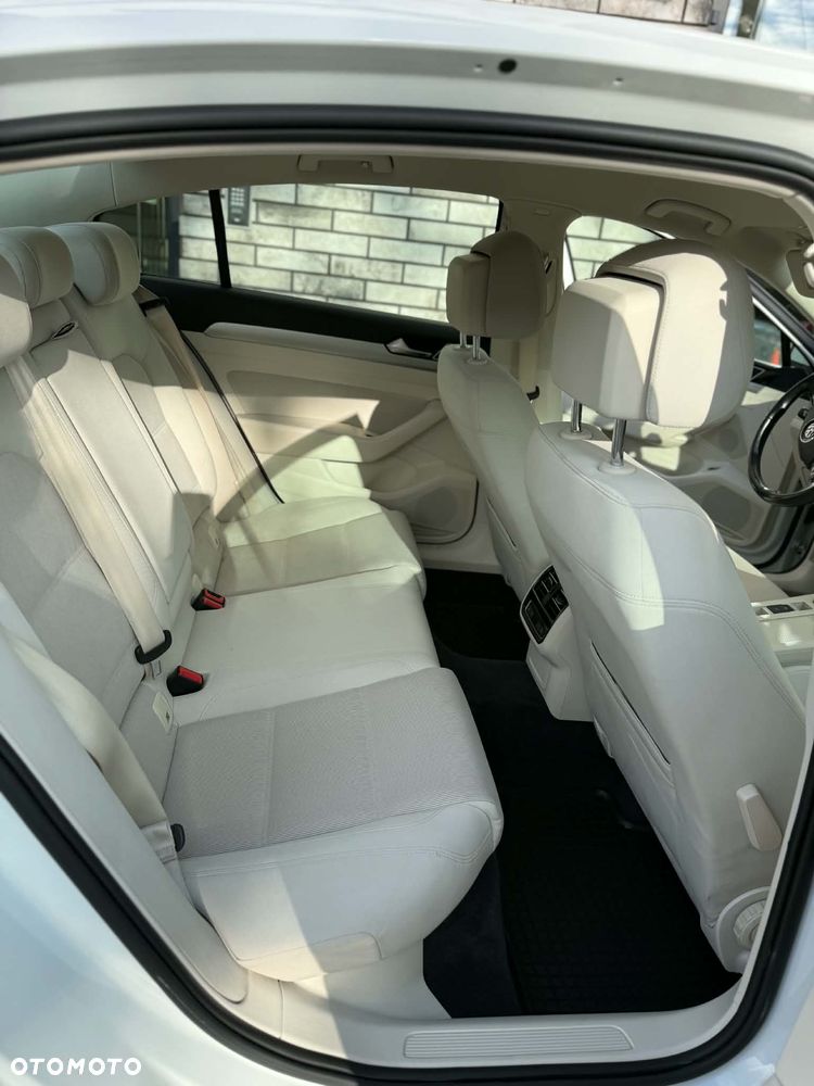 Volkswagen Passat 2015 photo 4