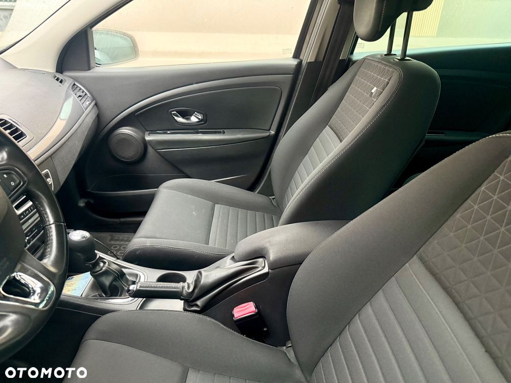 Renault Megane - 11