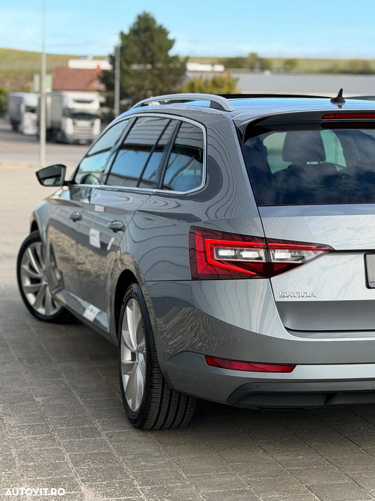 Skoda Superb 2.0 TDI DSG Style - 10