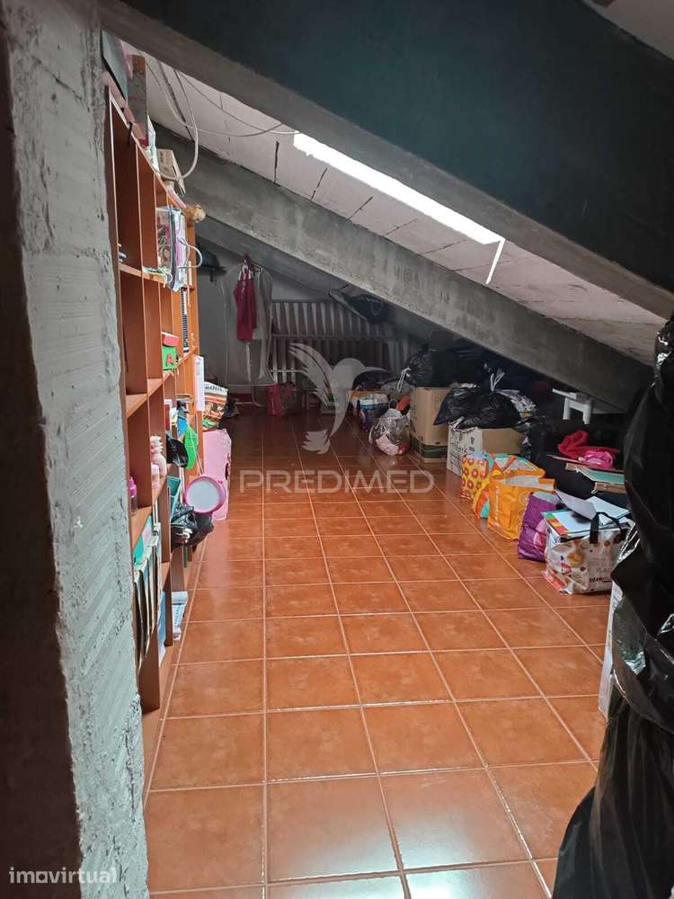 Apartamento T4 Totalmente Remodelado junto ao Centro de Saúde - Grande imagem: 5/12
