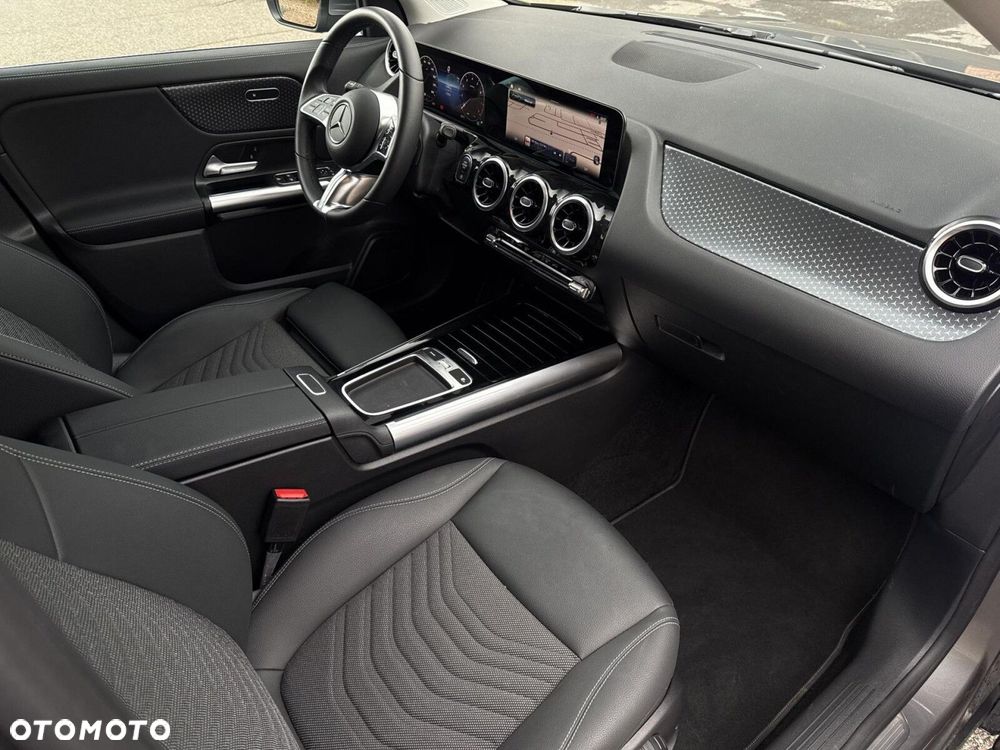 Mercedes-Benz GLA - 17