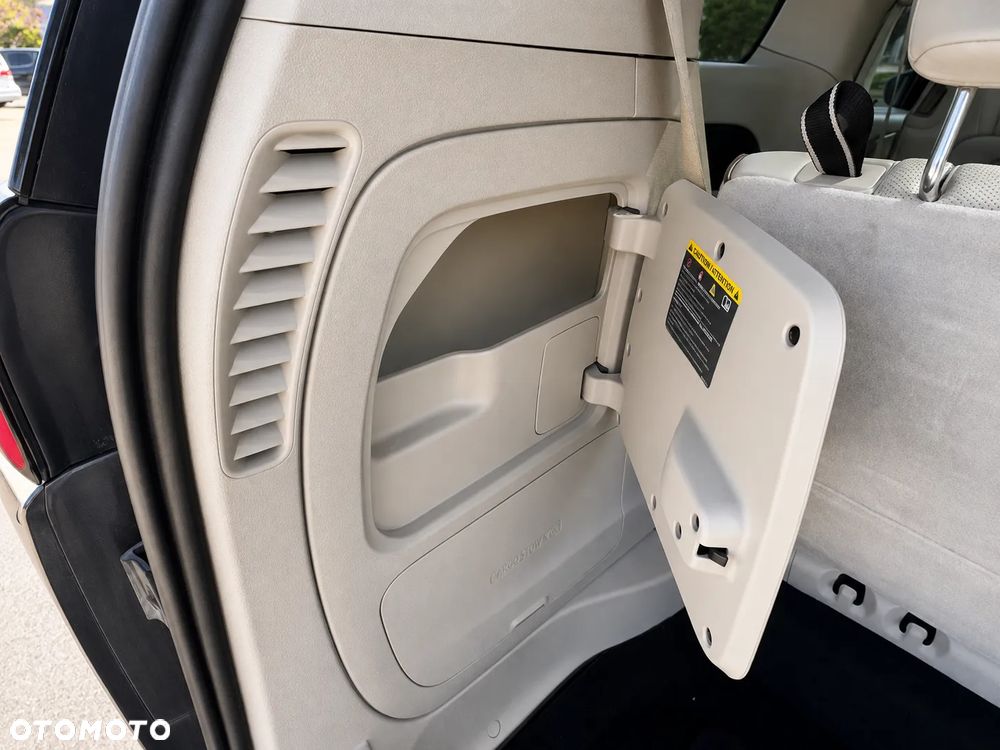 Chrysler Pacifica - 25