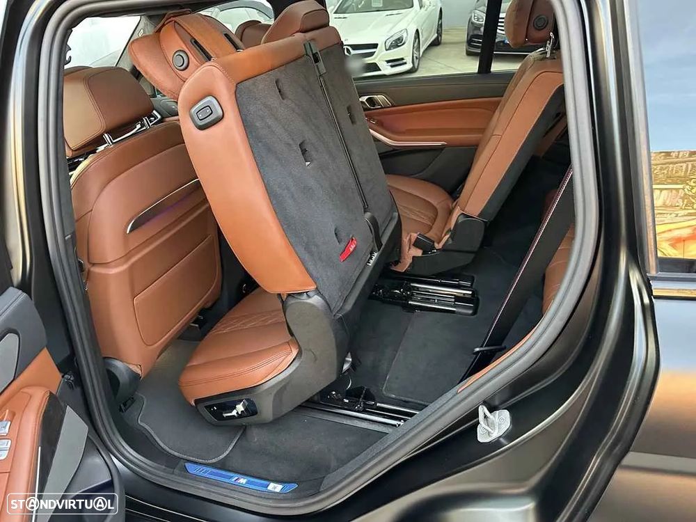 BMW X7 M M60i - 49