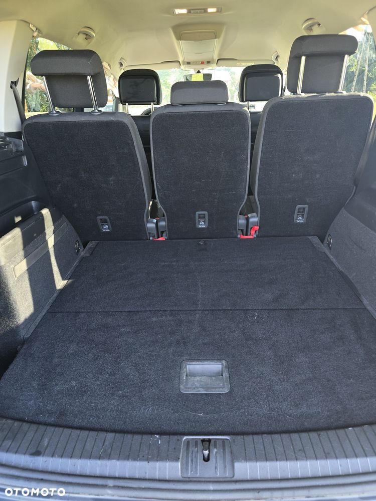 Volkswagen Touran - 5
