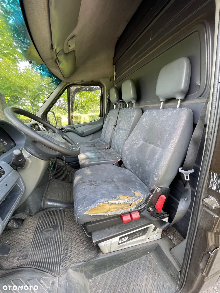 Mercedes-Benz Sprinter - 9