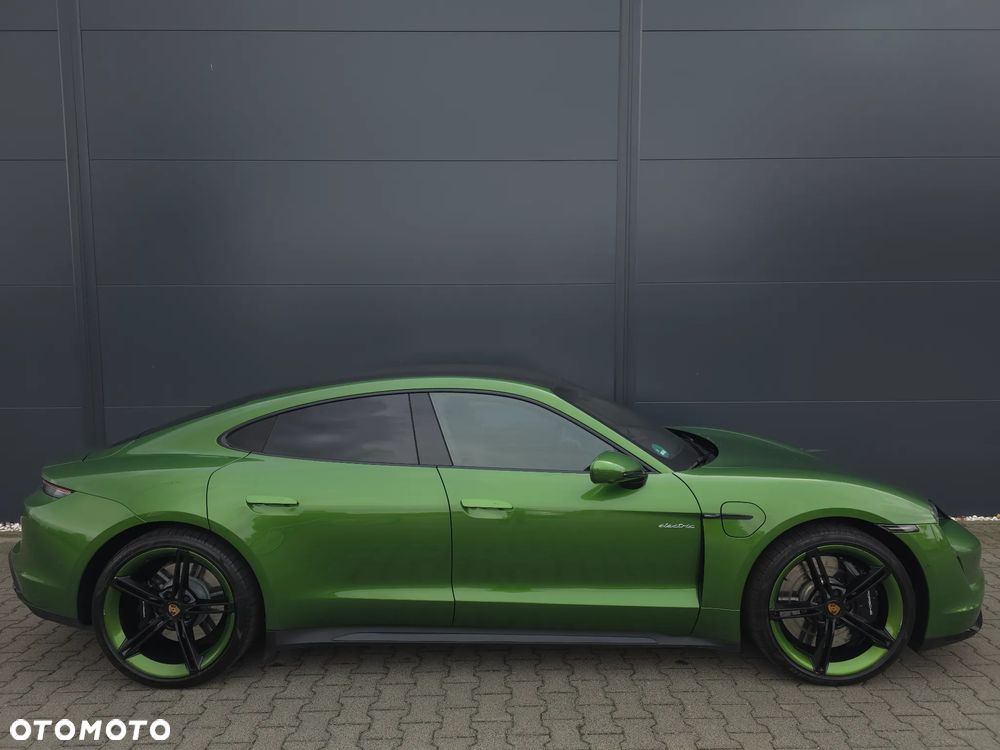 Porsche Taycan Turbo - 3