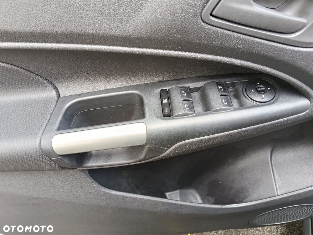 Ford Tourneo Connect 1.6 TDCi Titanium - 8