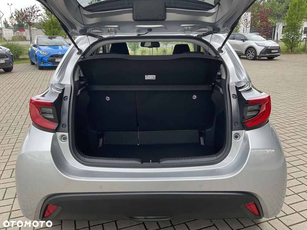 Toyota Yaris Hybrid 1.5 Style - 13