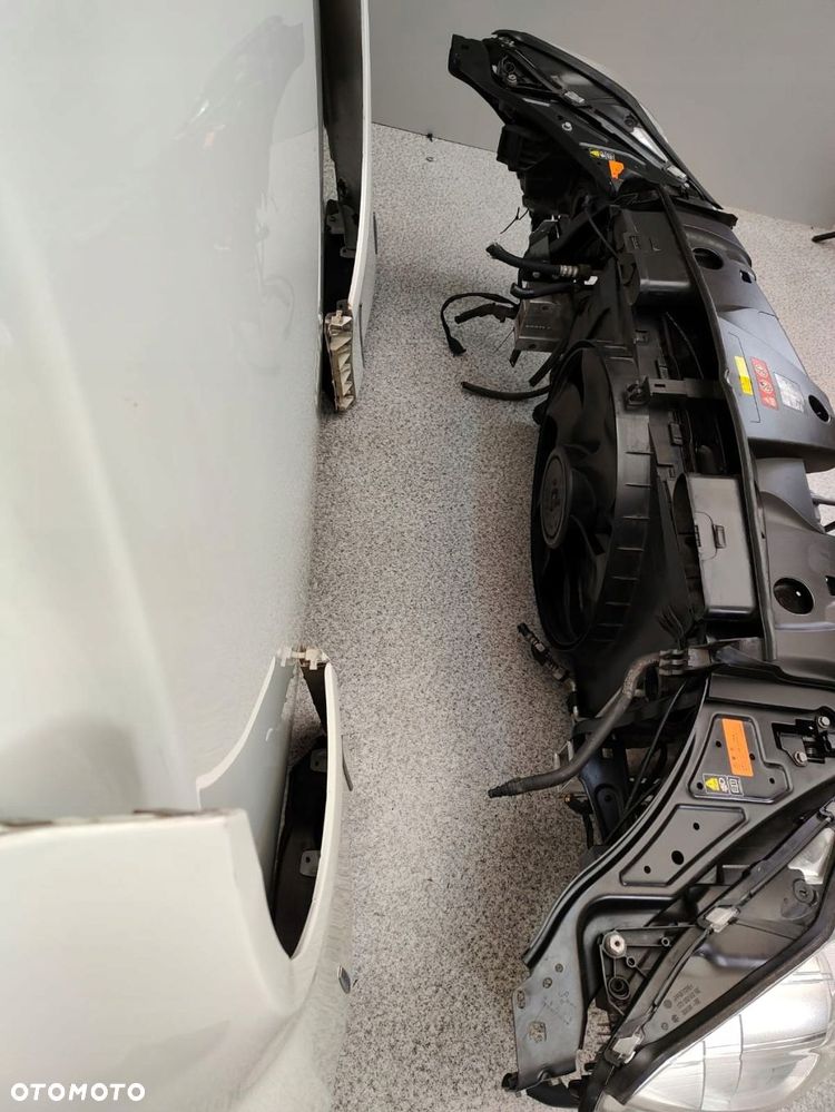 MERCEDES W207 AMG PRZÓD ZDERZAK MASKA BŁOTNIKI PAS 650 - 7