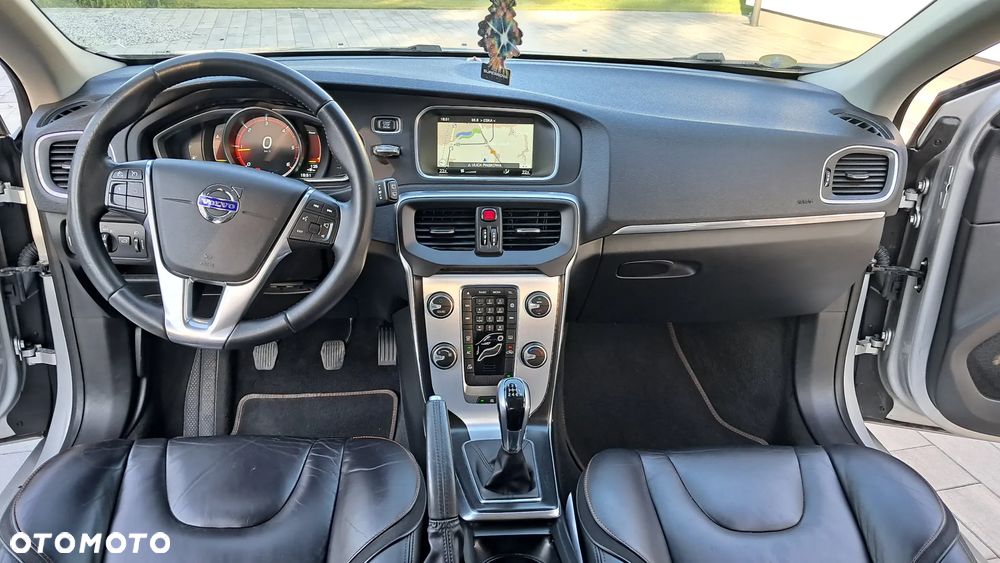 Volvo V40 D2 Drive-E Ocean Race - 5