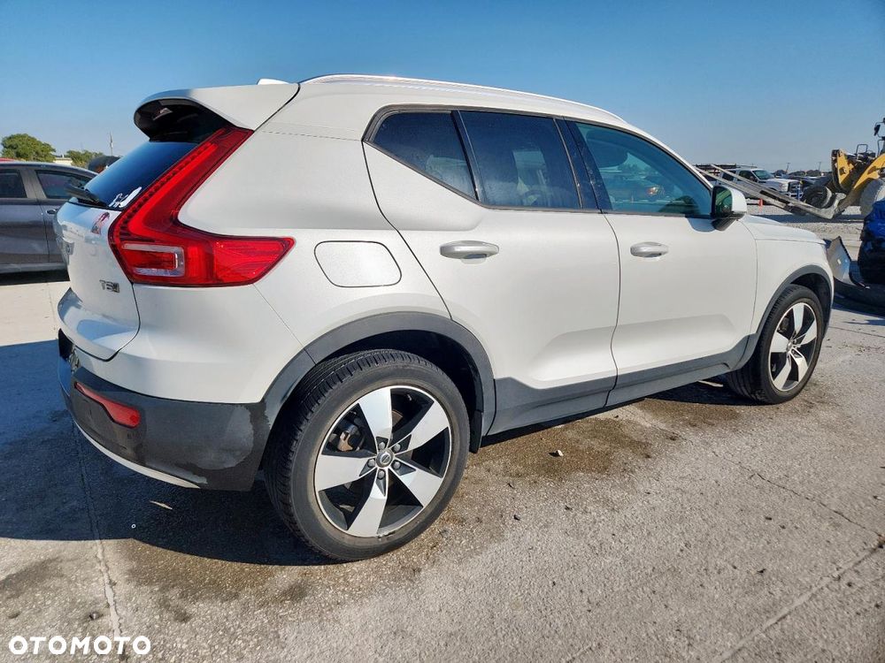 Volvo XC 40 - 3