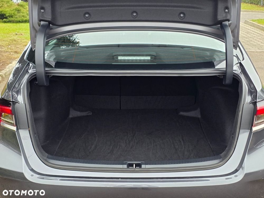 Toyota Corolla 1.8 Hybrid Comfort - 22