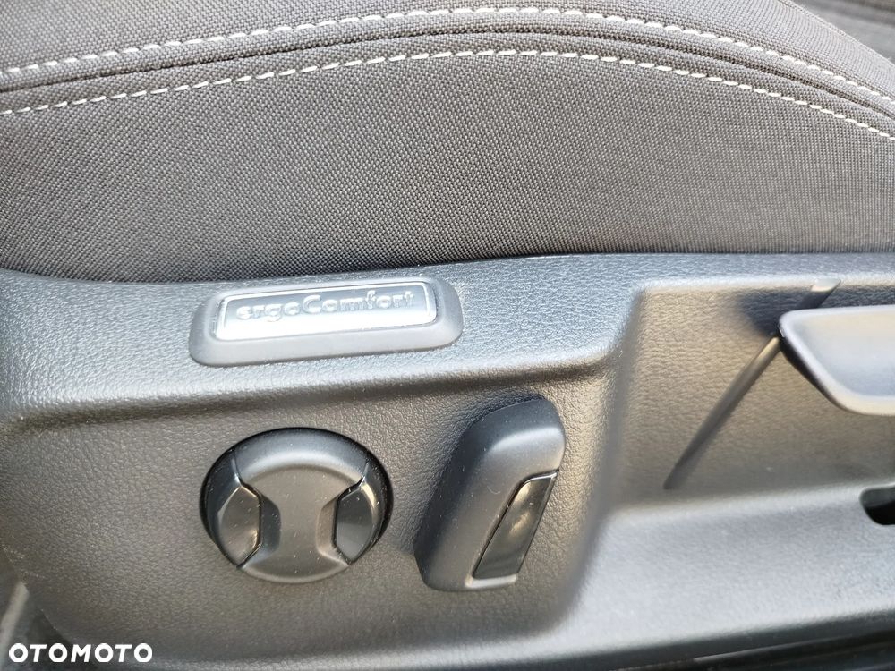 Volkswagen Passat Variant 1.5 TSI EVO Business DSG - 20