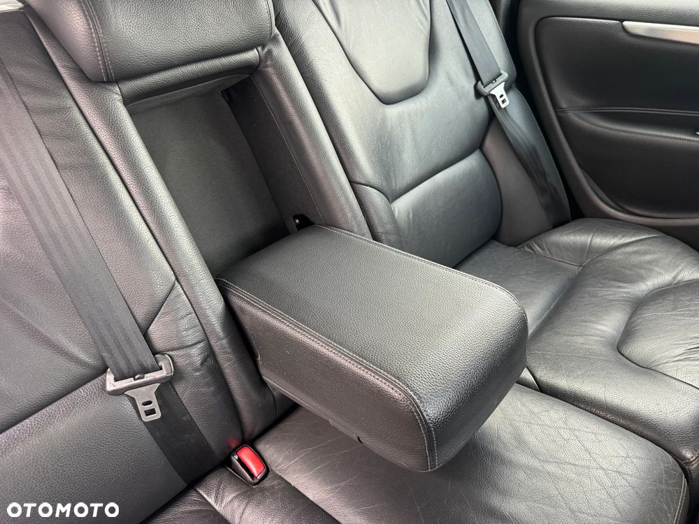 Volvo V70 2.4 Premium - 30