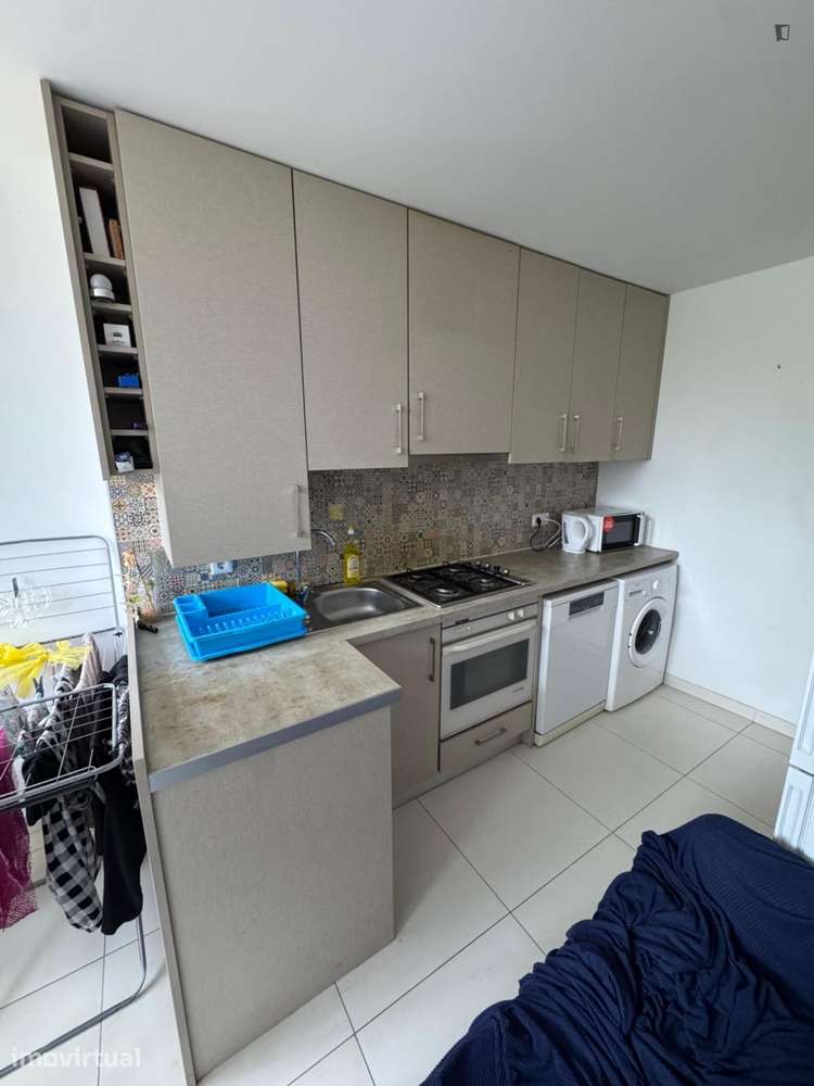 Quarto - localizado em São Romão Coimbra - Grande imagem: 4/11