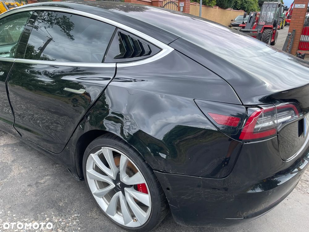 Tesla Model 3 Langstreckenbatterie Allradantrieb Dual Motor - 36