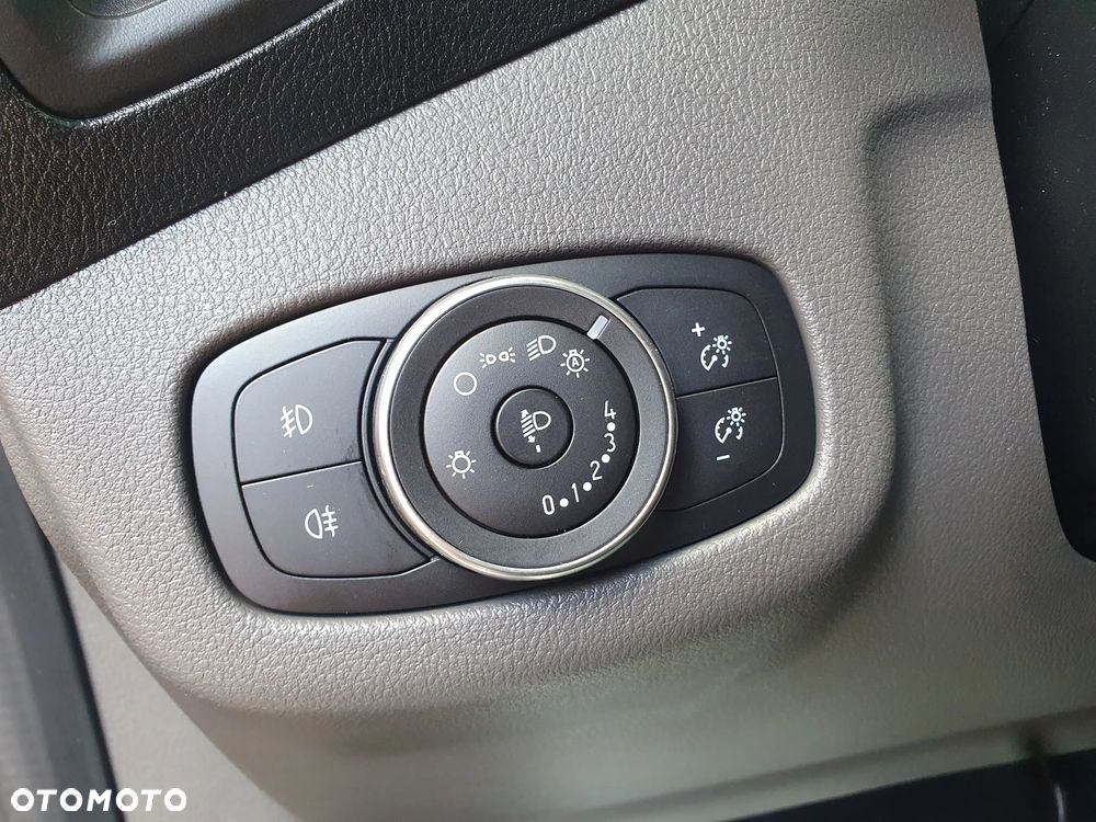 Ford Tourneo Connect Grand - 24