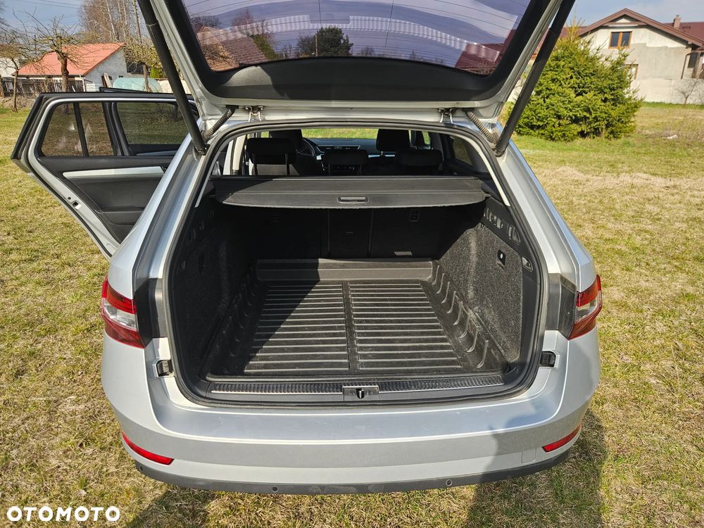 Skoda Superb 2.0 TDI SCR Ambition DSG - 15