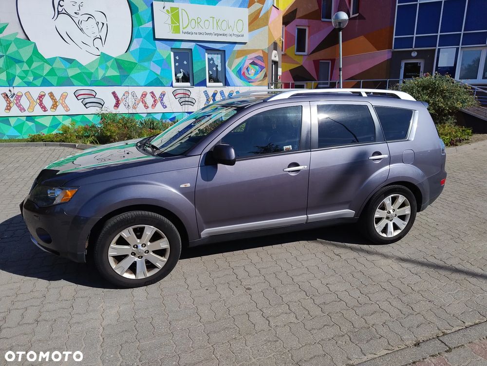 Mitsubishi Outlander - 1