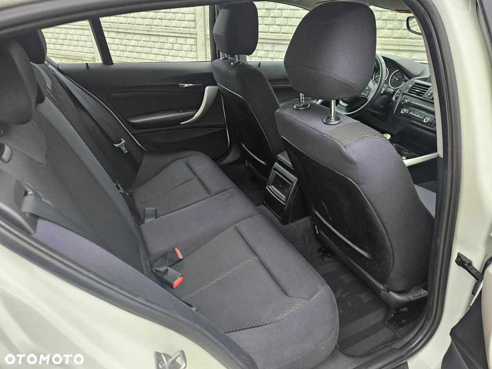 BMW Seria 1 116i - 11