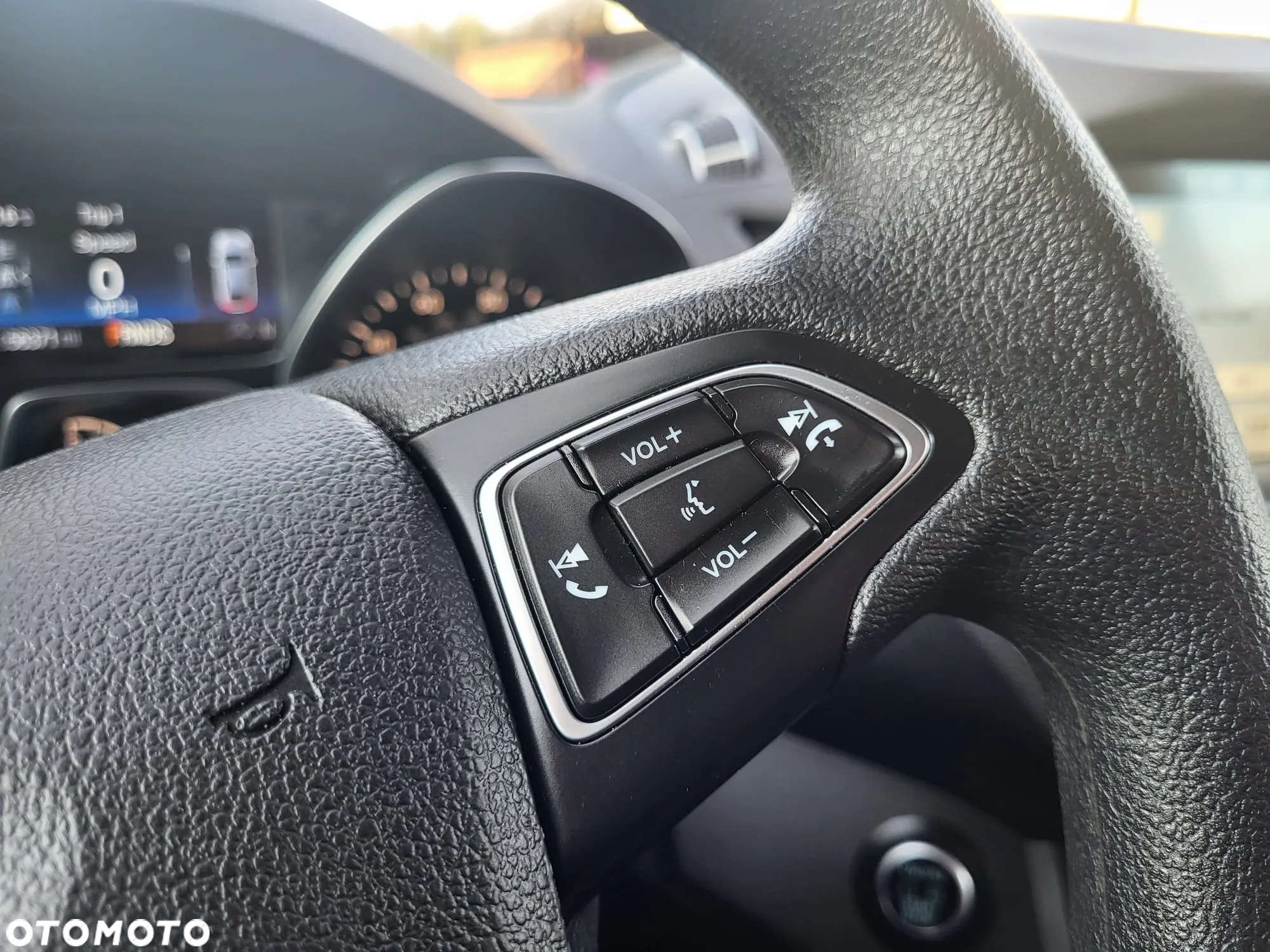 Ford Kuga - 28