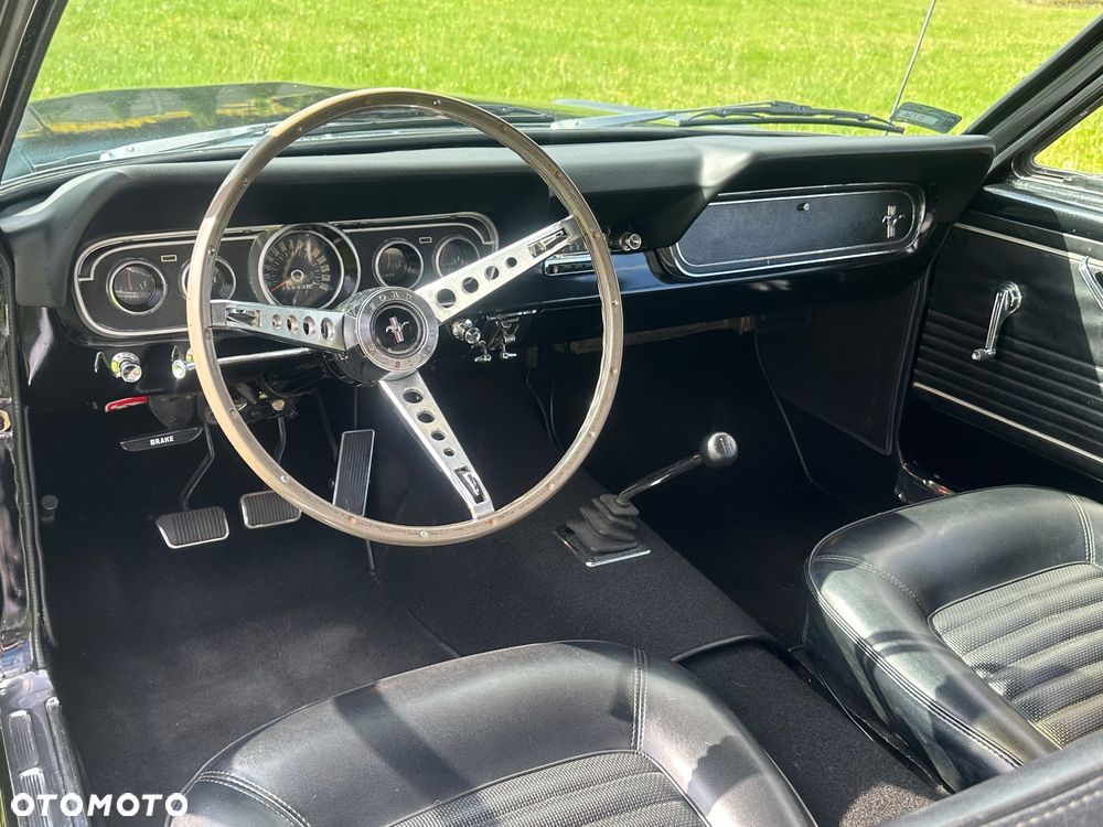 Ford Mustang - 21