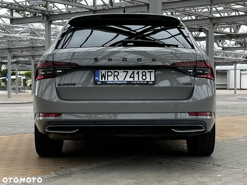 Skoda Superb 2.0 TDI SCR 4x4 Sportline DSG - 9