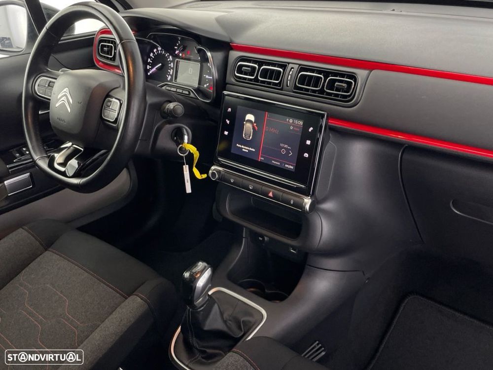 Citroën C3 1.2 PureTech Shine - 24