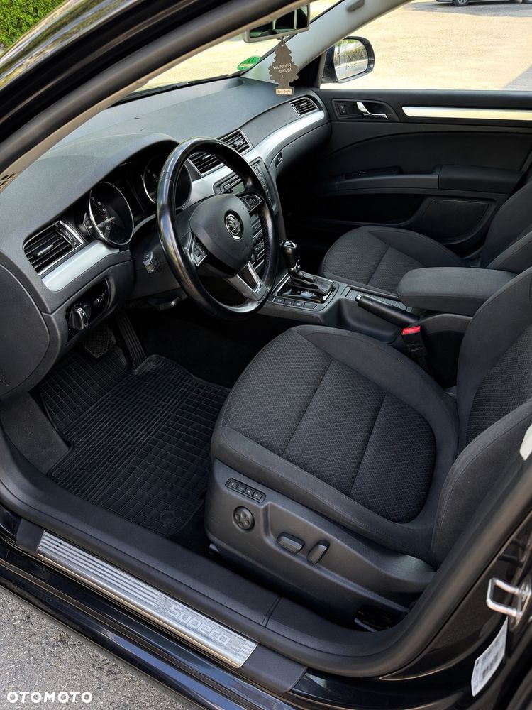Skoda Superb 2.0 TDI DSG Ambition - 14