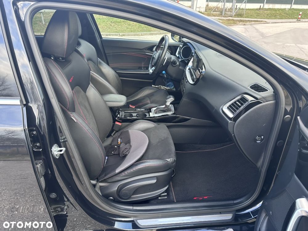 Kia ProCeed 1.6 T-GDI GT DCT - 14