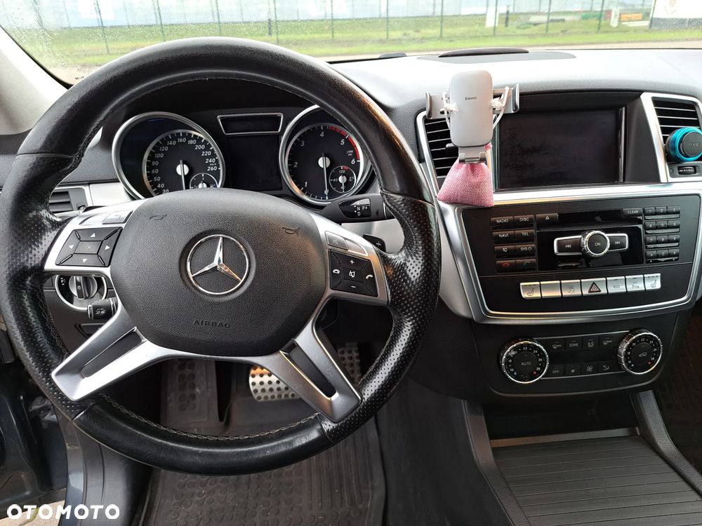 Mercedes-Benz ML 350 BlueTEC 4-Matic - 11