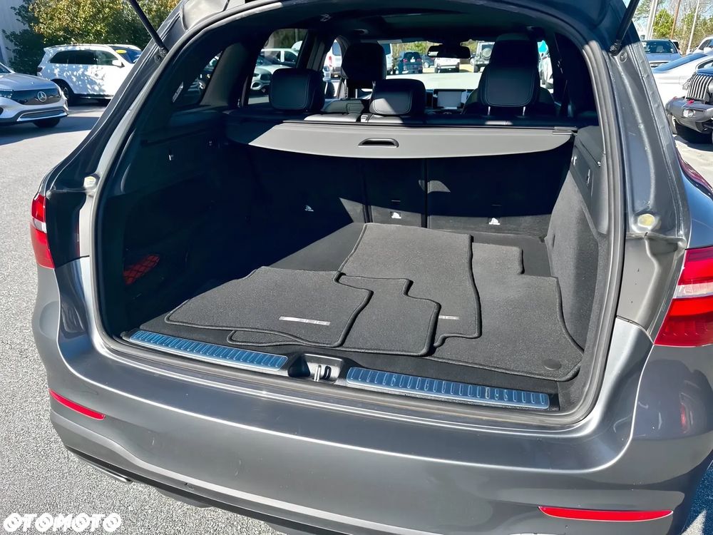 Mercedes-Benz GLC 300 4Matic 9G-TRONIC AMG Line - 8
