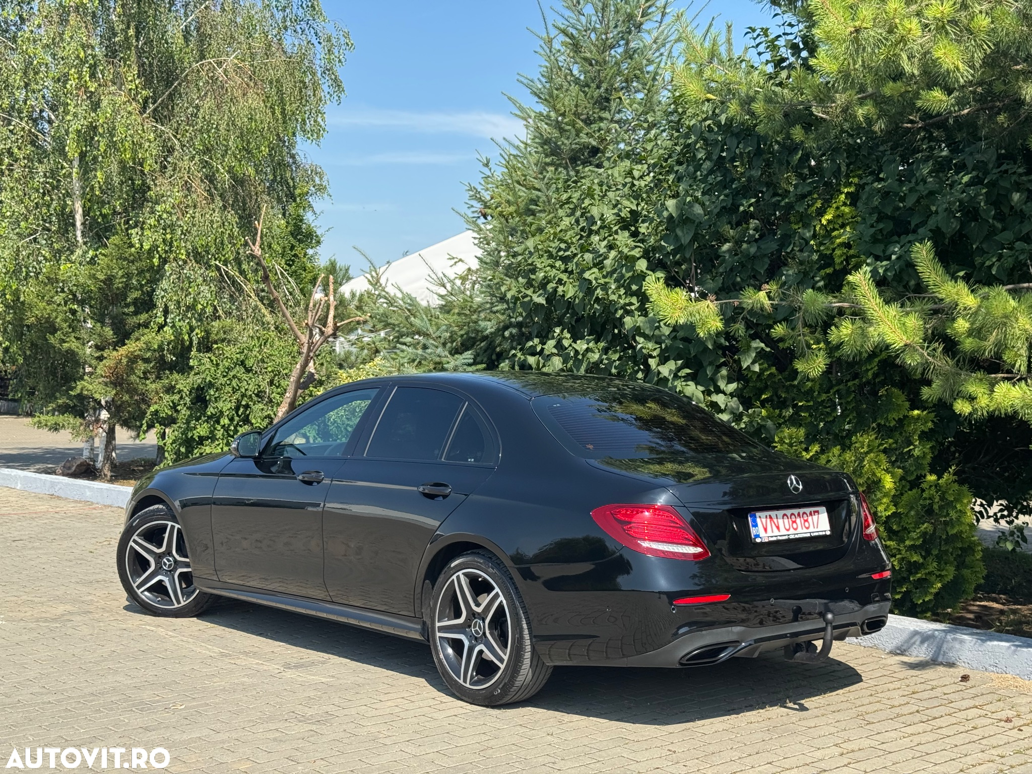 Mercedes-Benz E 220 d 9G-TRONIC AMG Line - 25