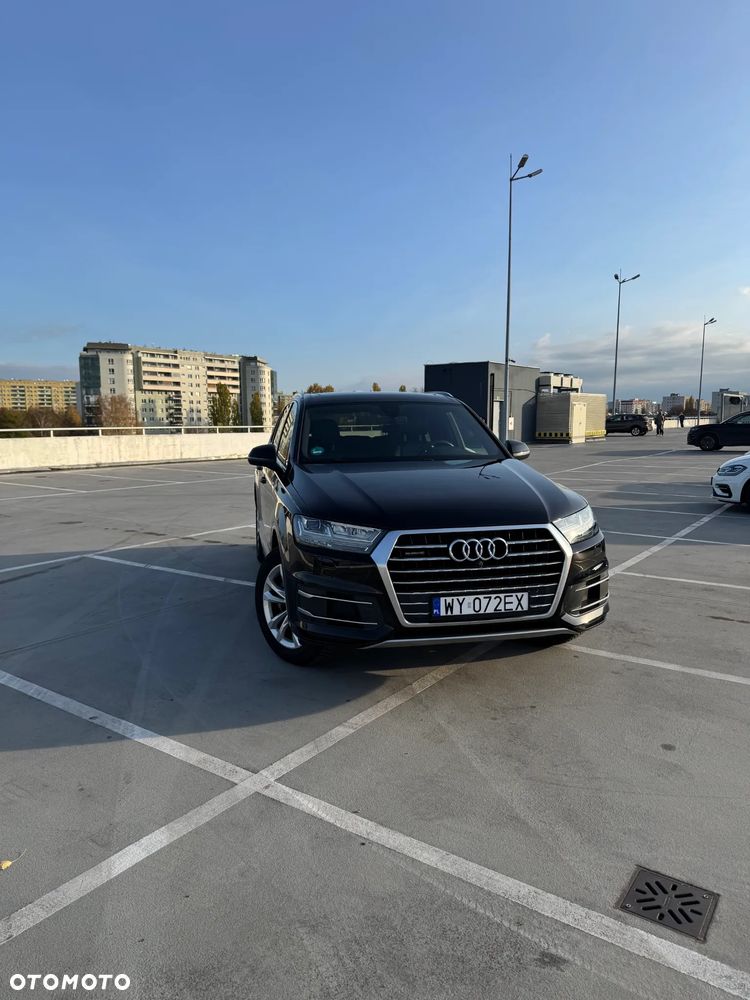 Audi Q7 - 1